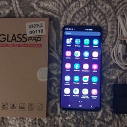Samsung S10 Plus-Unlocked-128GB-8GB Ram-No Scratches/Cracks+Charger/New Screensavers