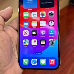 Apple                 IPhone 