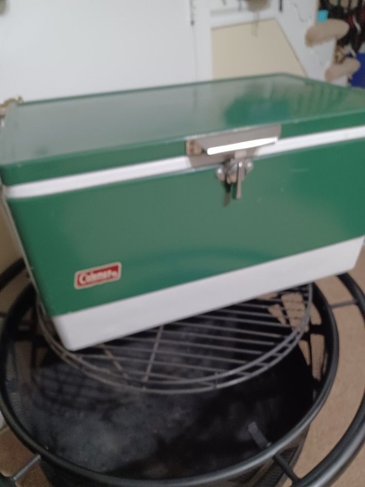 Vintage 1980 Large Green Metal COLEMAN Cooler / Ice Chest 44 Quart