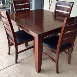Dining Table And 4 Chairs Like New 