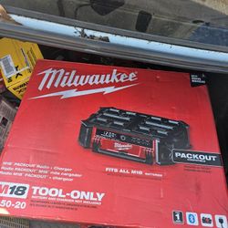 Milwaukee M18 Bluetooth Radio