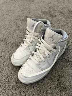 Air Jordan 1 Mid 'White Wolf Grey