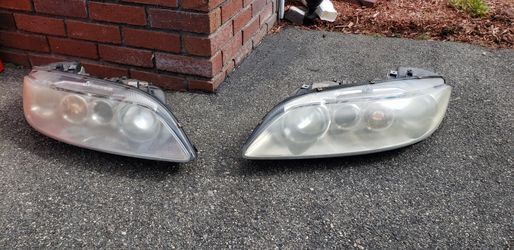 OEM 2004 Mazda 6 head light assembly
