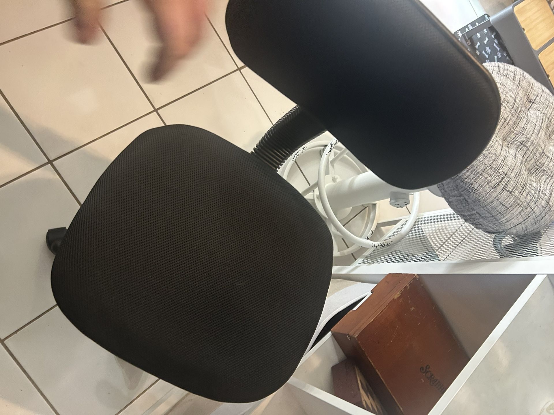 Simple Desk Chair
