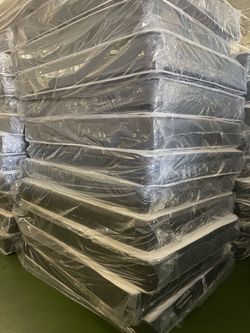 $199 BRAND NEW KING SIZE 10 INCH PLUSH MATTRESS BOX SPRINGS/FAST DELIVERY