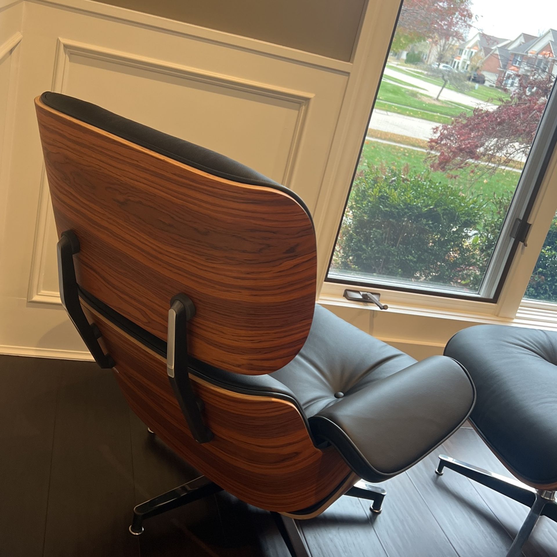Genuine Leather Eames Chair dupe for Sale in Troy, MI OfferUp