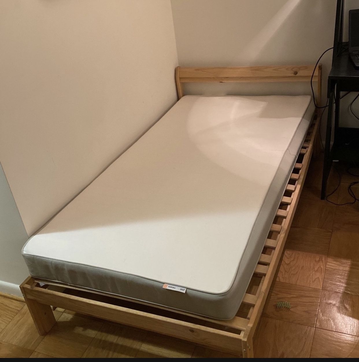 Like New 2 Twin Size Beds Mattress Mattress With Frame - Great Price - Move Out Sale