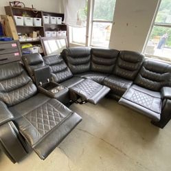 FREE DELIVERY AND INSTALLATION - Brand New (Grey Or Black) RECLINING SECTIONAL