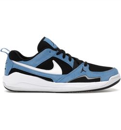 Boys Nike Air Jordan CMFT Era Low sneakers in a University Blue/Black Size 6.5Y