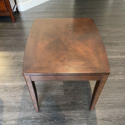 End Table  Kathy Ireland Collection $50 Obo