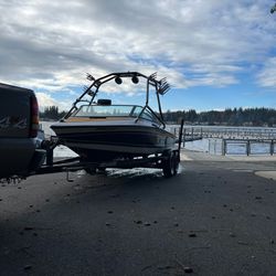 Ski Boat Wakeboarding Boat
