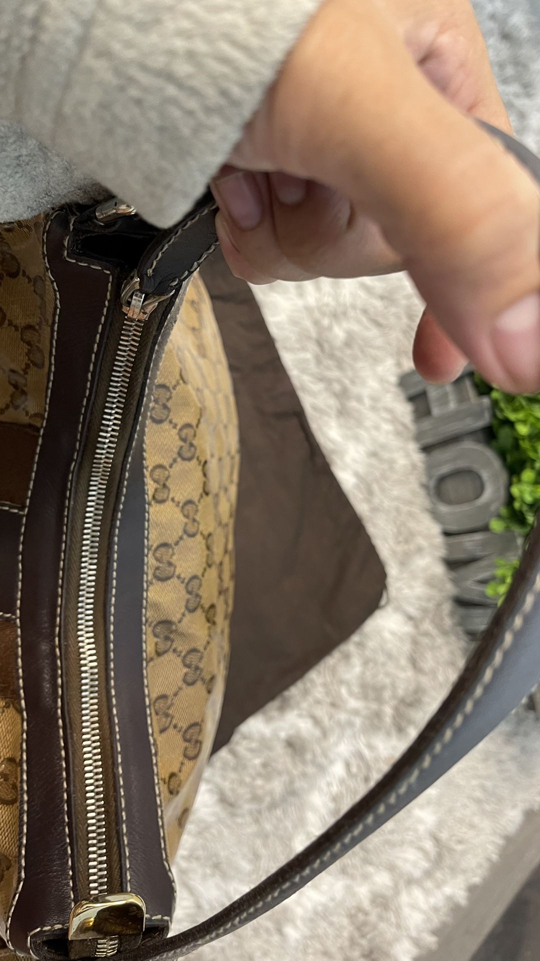 Authentic Gucci Horsebit Signature Canvas Bag for Sale in Willowbrook, IL -  OfferUp