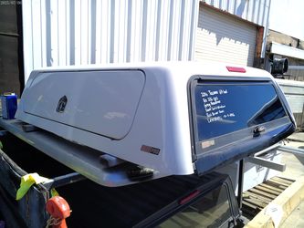 2016 Tacoma Camper shell, 6' bed in great condition