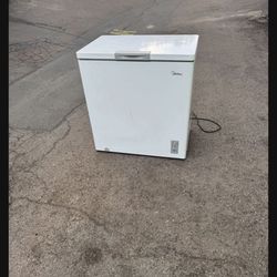 Household Convertible Deep Chest Freezer Garage Ready With LED Light (free Local Delivery)