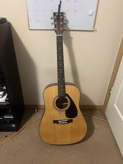 🎸 Yamaha FD01S Acoustic Guitar – Solid Spruce Top, Great Condition