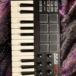Akai MPK mini 