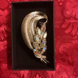 Vintage Goldtone Feather Brooch,with Beautiful Crystals And Rhinestones..by Coro 