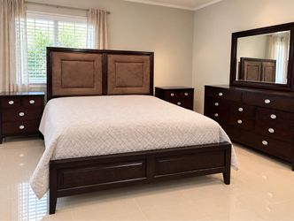 Wueen bedroom set