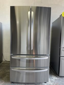 LG 4 Doors Stainless Steel Refrigerator Used Like New