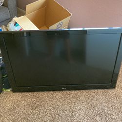 LG 47 Inch LCD Tv