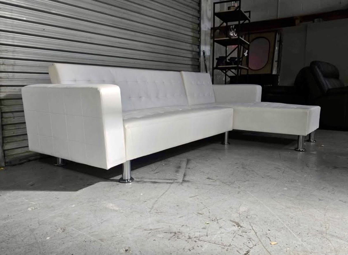 WHITE LEATHER SECTIONAL COUCH 🚚 🔥