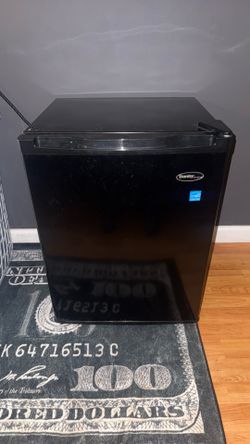 Mini refrigerators got 4 of them