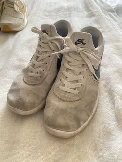 Mens Nike size 9.5