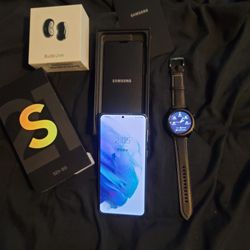 Samsung Galaxy S21 5g (Unlocked), Galaxy Watch 3 & Galaxy Buds Live Bundle $750!!