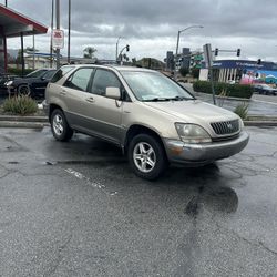 1999 Lexus 