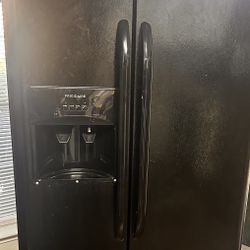 Frigidaire Refrigerator 
