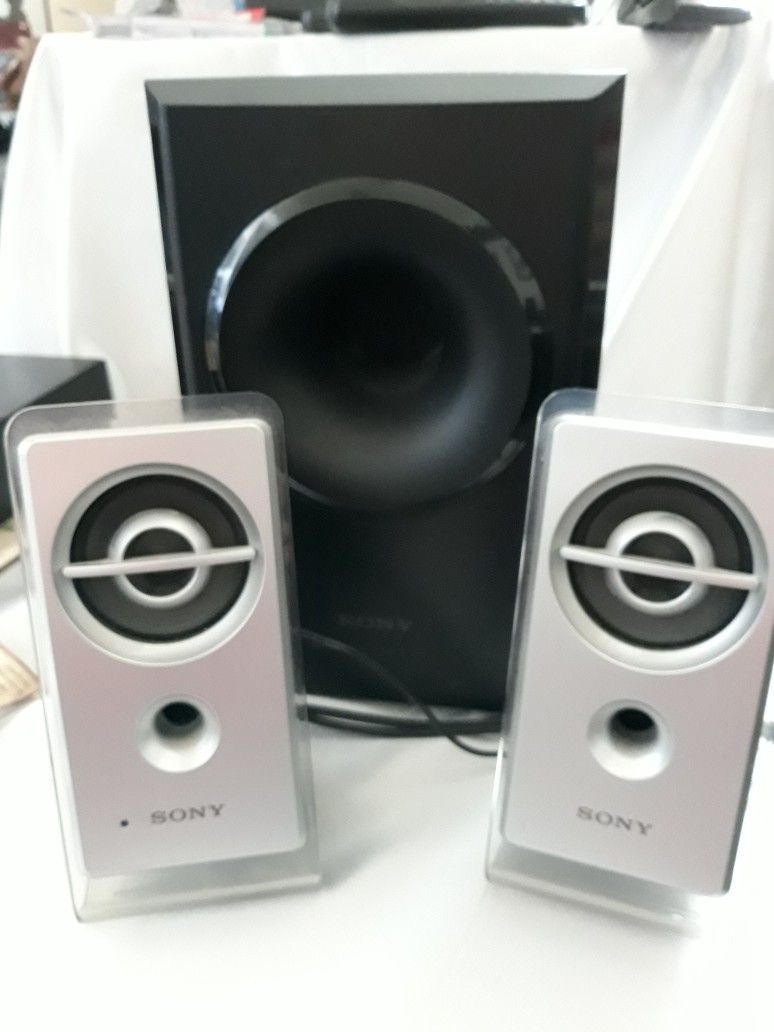 Sony SRS-D21 multimedia Speaker System Pickup In Sanford