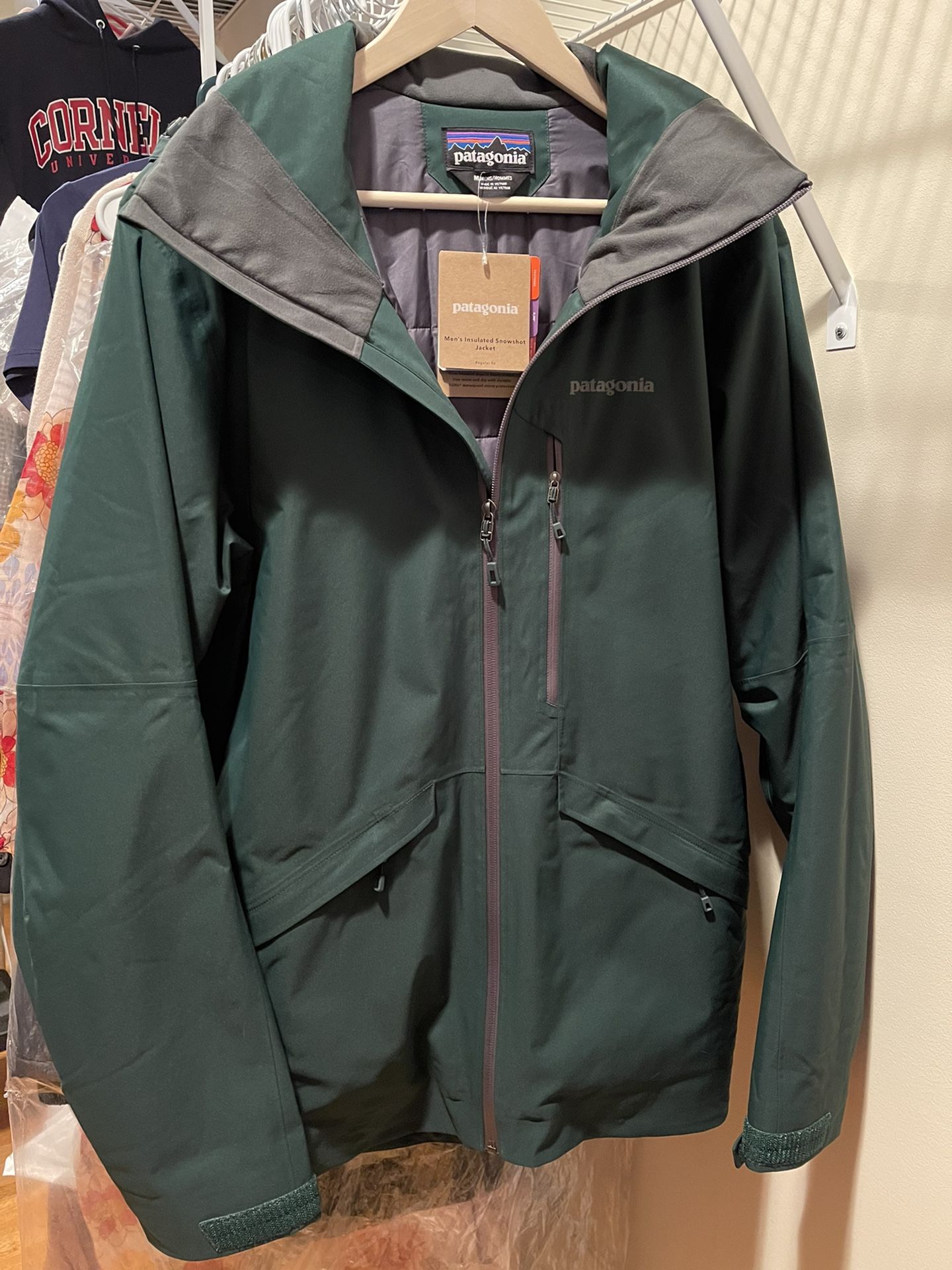 New! Patagonia Men's Medium Snowshot Green Jacket