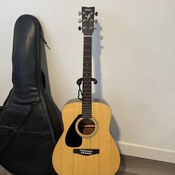 YAMAHA LEFT HANDED GUITAR 