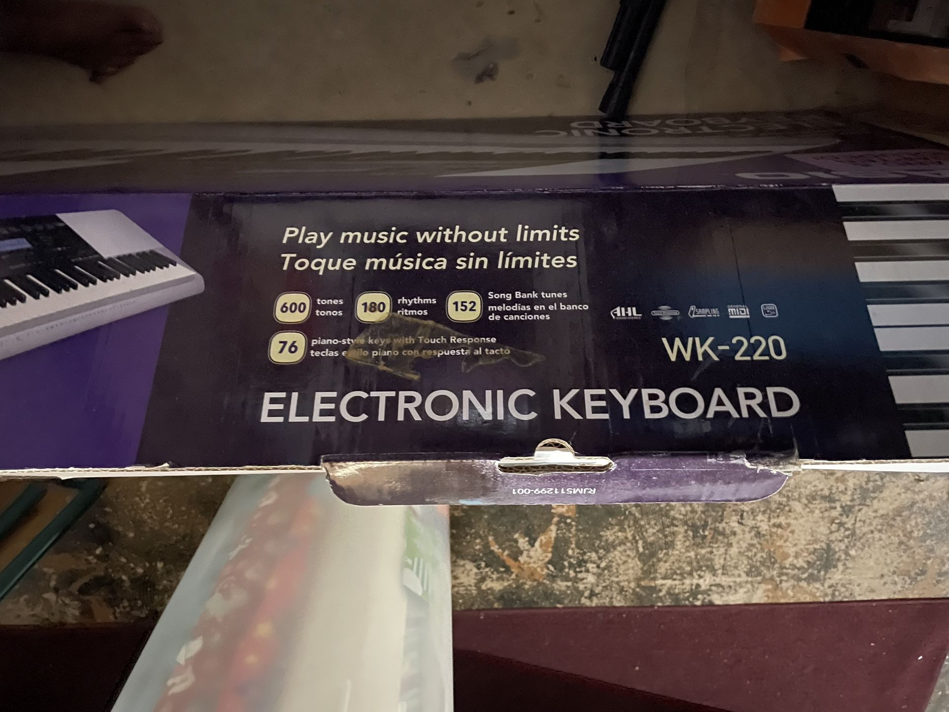 Casio WK 220 Electronic Keyboard