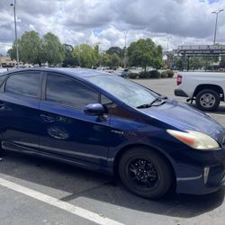SALVAGED 2013 TOYOTA PRIUS
