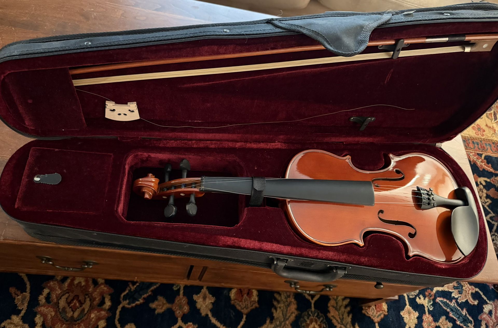 Student Violin Outfit – Violin, Bow & Case