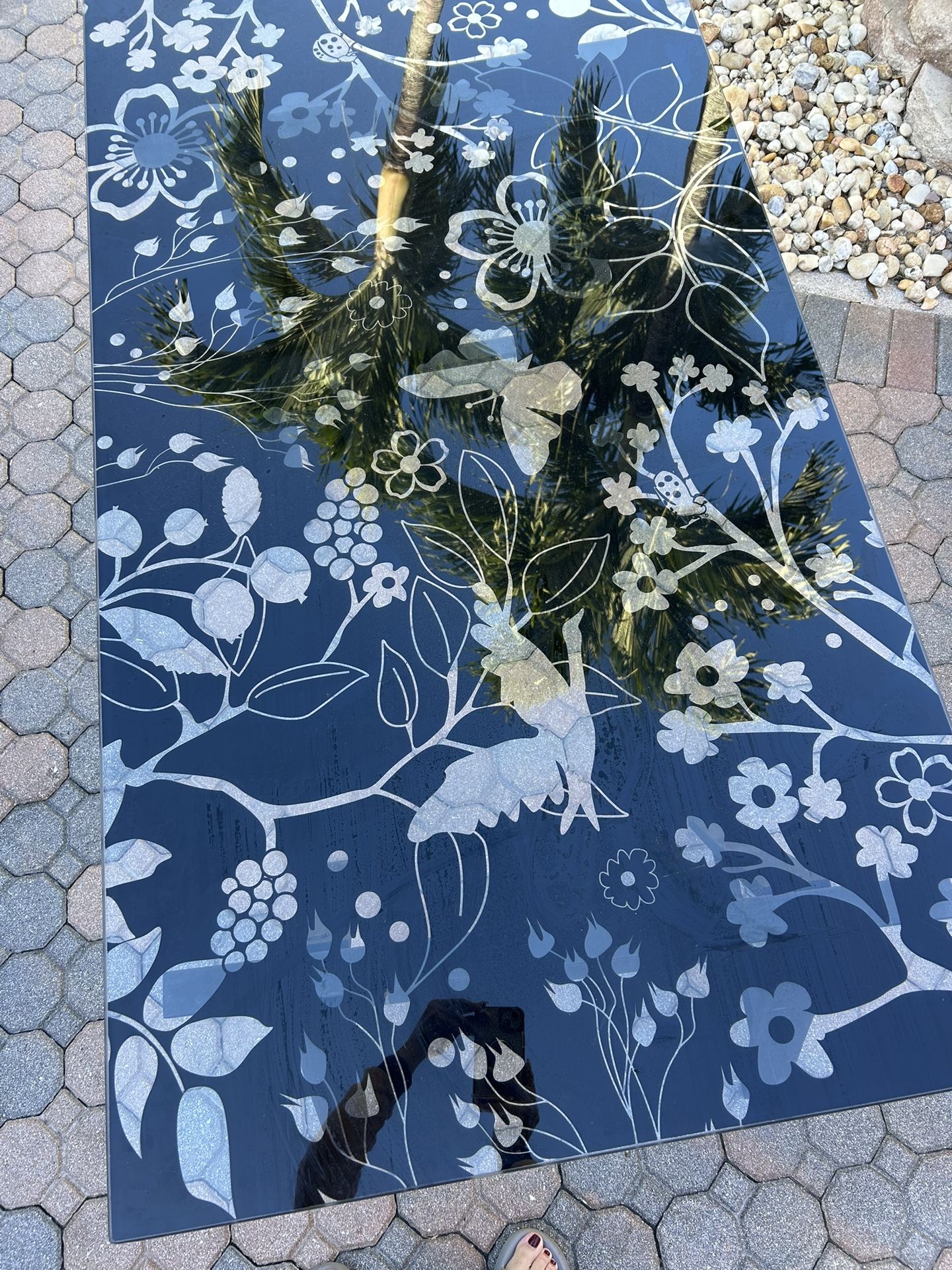 Kitchen dining table