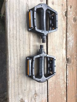 Haro platform pedals