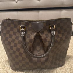 Louis Vuitton Purse 