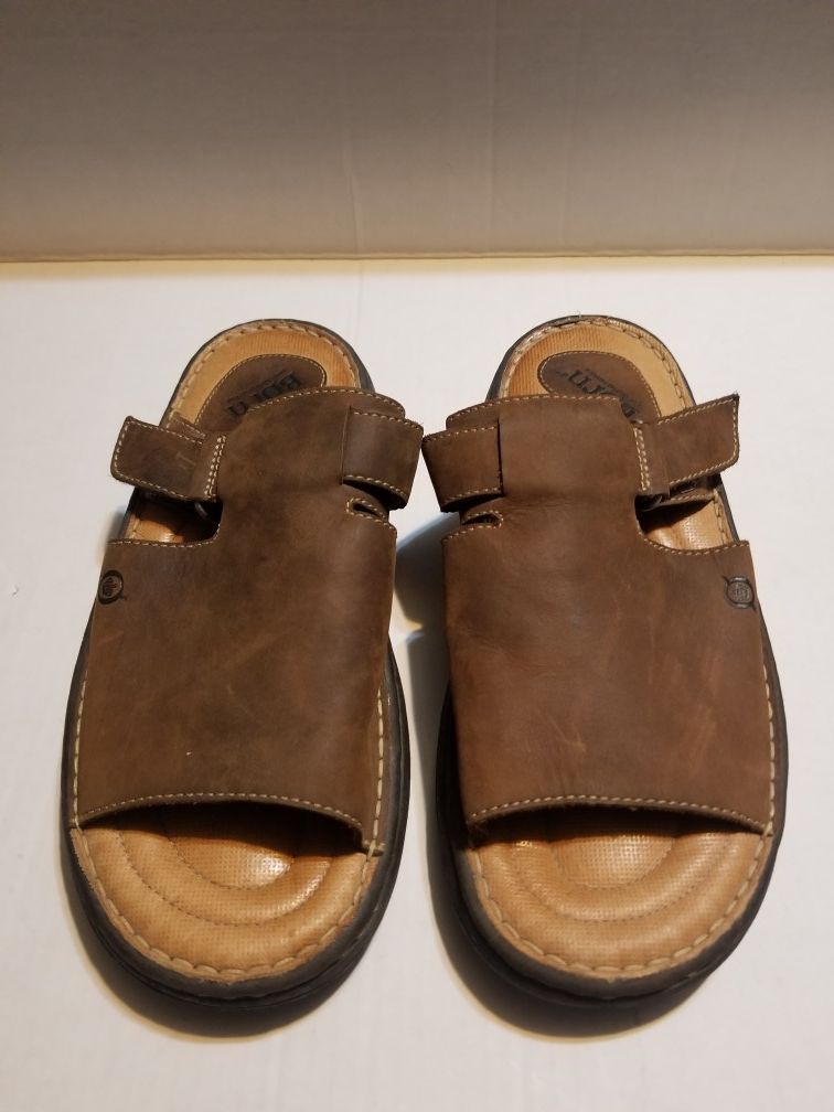 MEN'S LEATHER BORN" SLIDE-IN SANDALS SZ.9.5