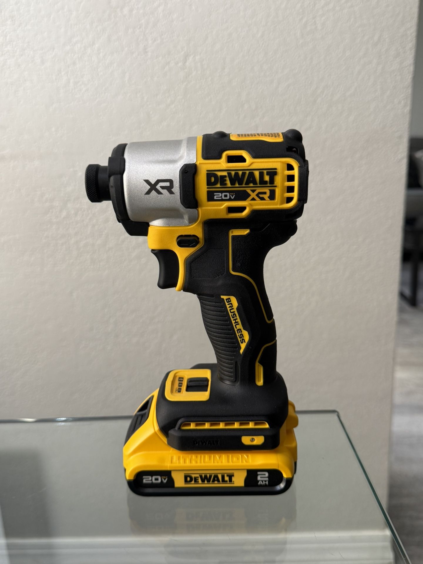 DEWALT 20V MAX XR Cordless Brushless 1/4 in. 3-Speed Impact Driver (Tool With Battery 
