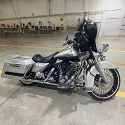 2006 Harley Davidson Electra Glide Ultra Classic (FLHTCUI) “100th Anniversary “