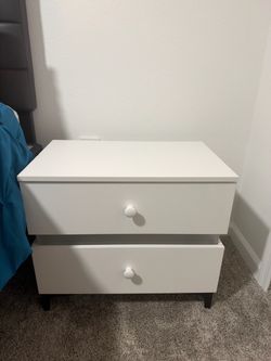 Night stand white