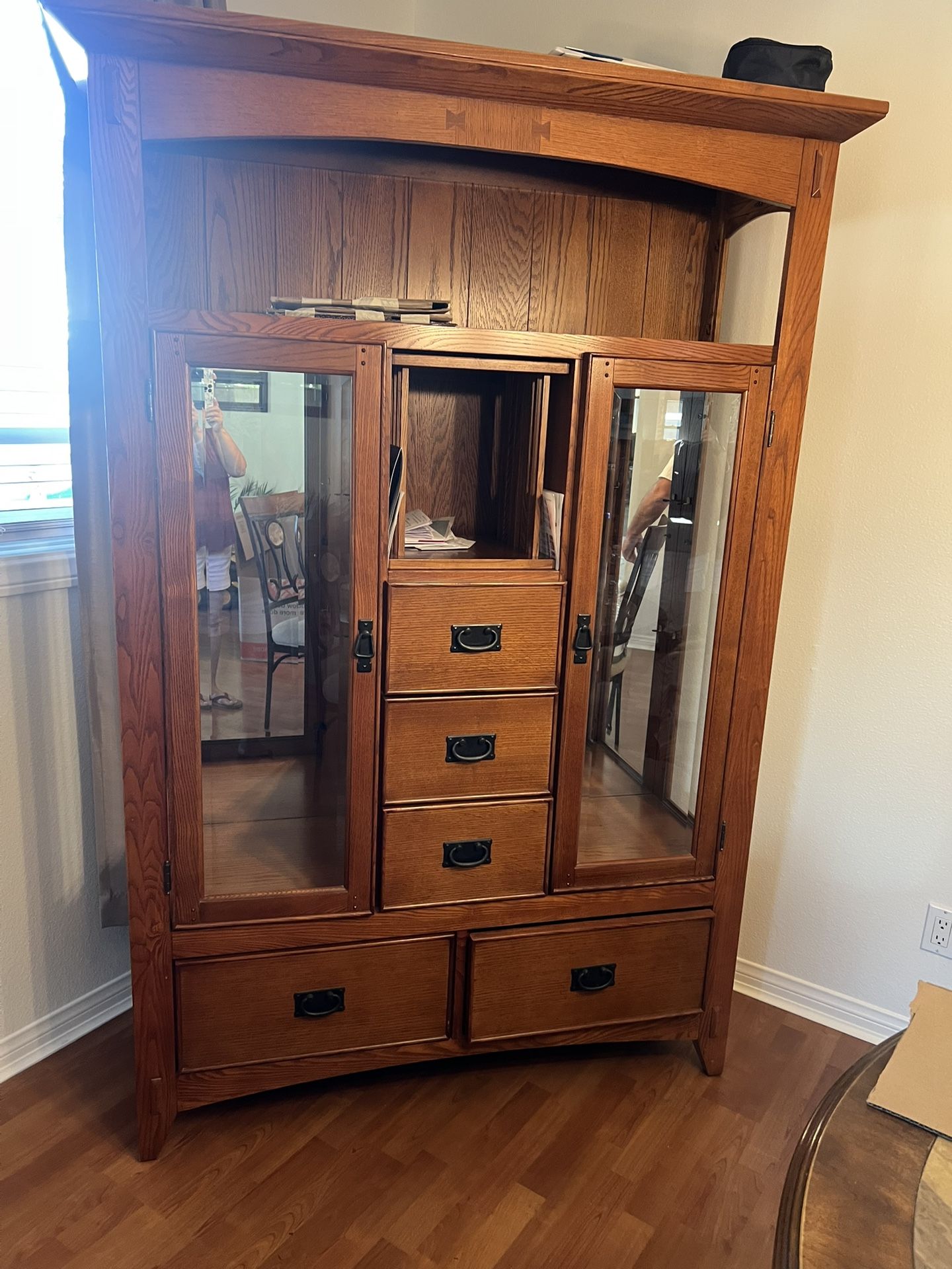 Large Hutch