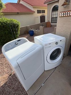 Whirlpool Washer and Dryer Set  - Front-Load Washer + Cabrio Dryer