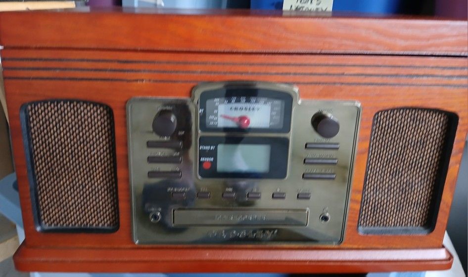 Crowley CD Recorder AM/FM Radio & Turntable
