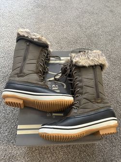 Snow Boot Size 7 NEW