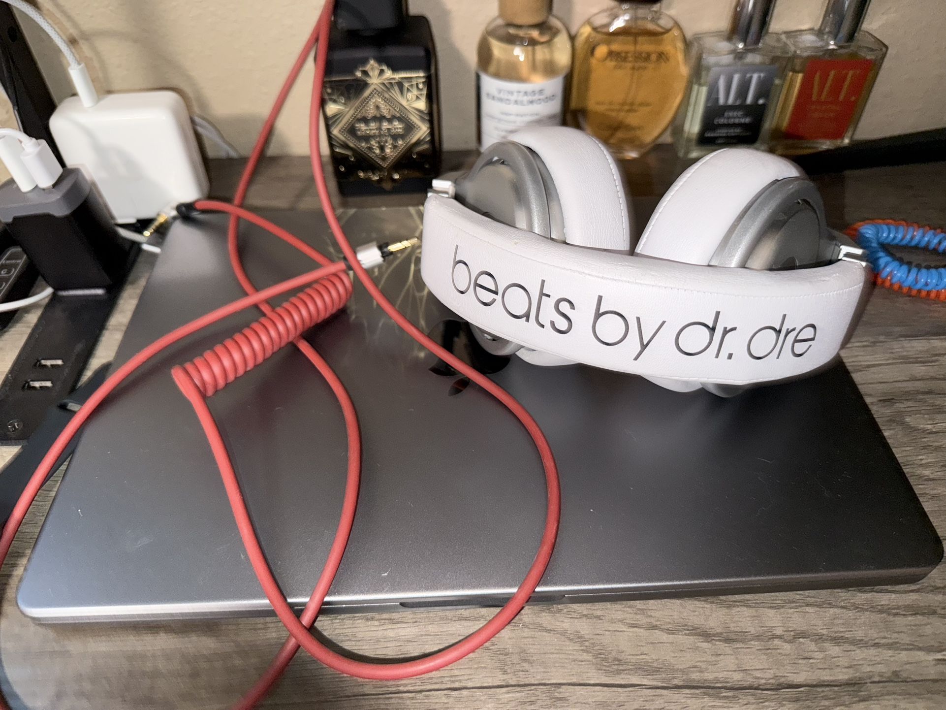 Beats Studio Pro w Cord (No Box)