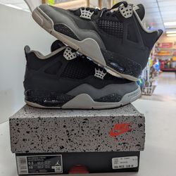 Air Jordan 4 Retro Fear Size: 8.5