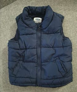 Navy blue vest size 2T for boy. Main cross streets Bonanza & Nellis.